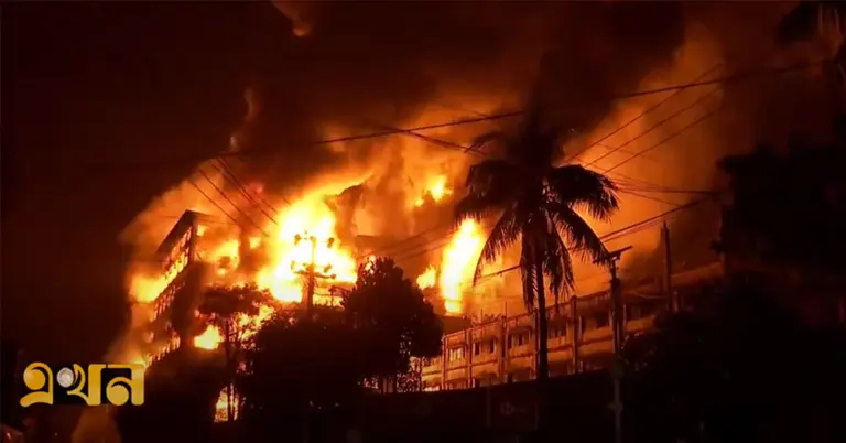 চট্টগ্রামের ইপিজেডের দালানে আগুন জ্বলছেই